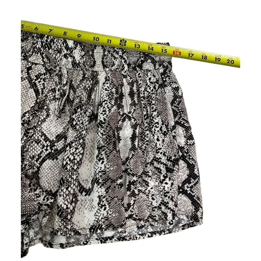 Express Multicolor Animal Print Drawstring Shorts Women's Size Large | 19-7